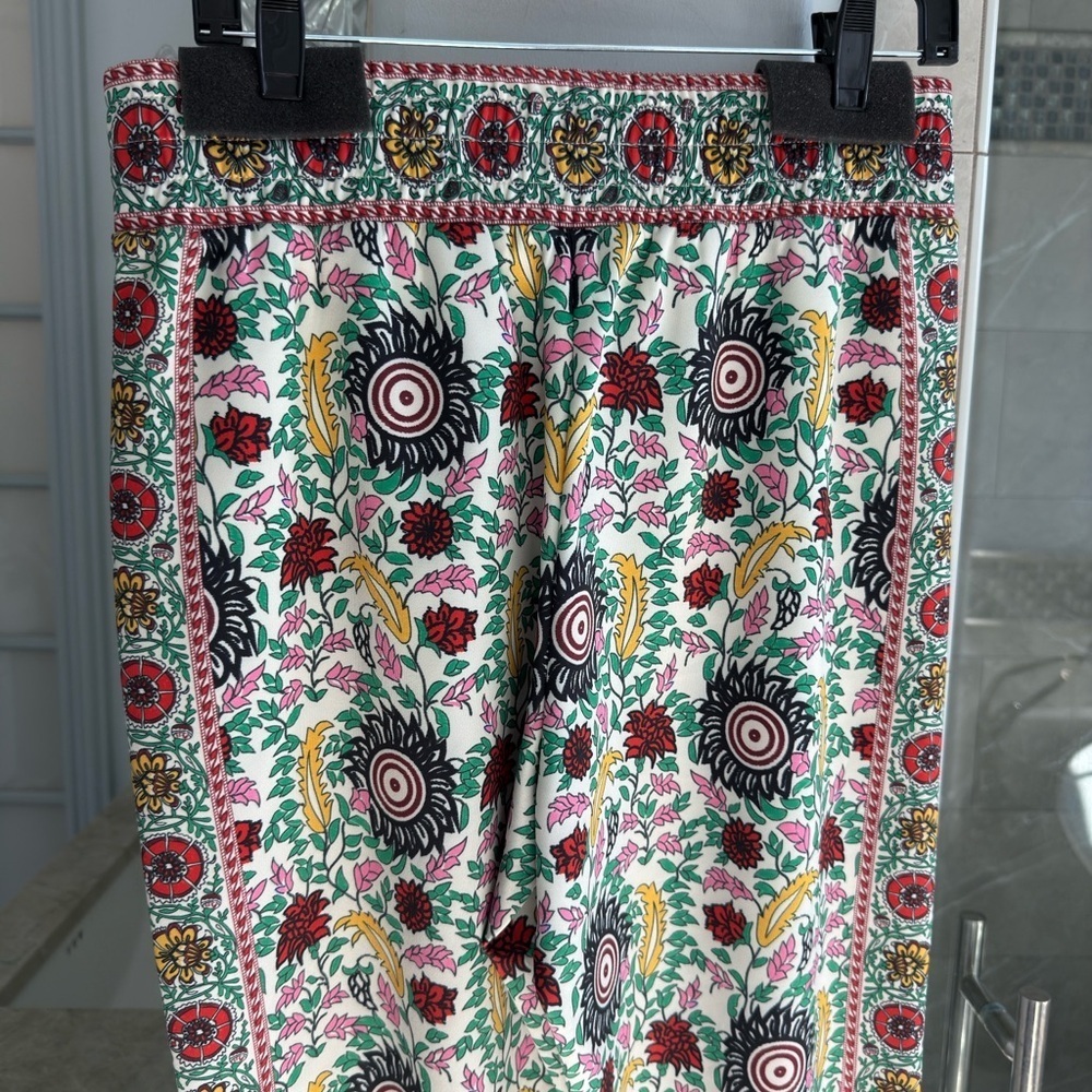 ALICE + OLIVIA NYC Slim-Fit Floral Joggers - Picture 8 of 14